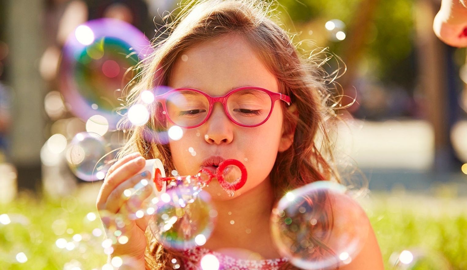 Come scegliere gli occhiali da vista per bambini: 3 dettagli da non sottovalutare